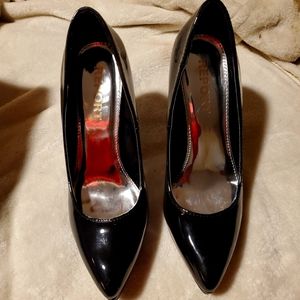 "Classic" Report Black Patent Leather Stilettos